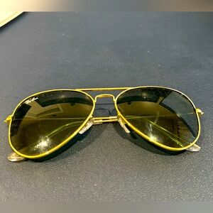 Ray ban aviator sunglasses